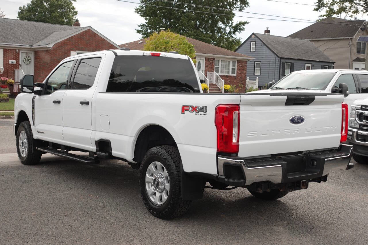 Used 2024 Ford F250 XLT image 2
