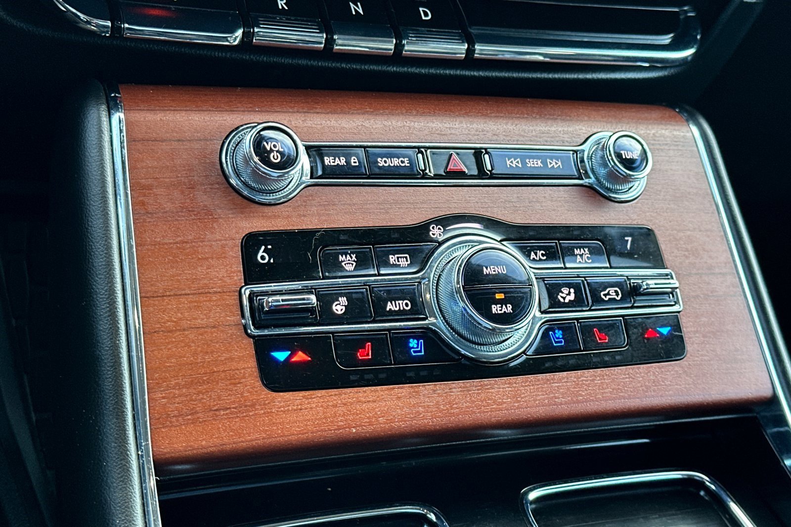 Used 2020 Lincoln Aviator Grand Touring w/ Equipment Group 301A image 23