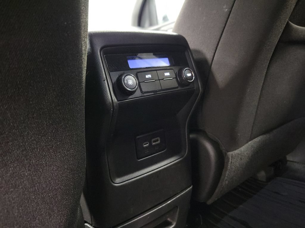 Used 2023 GMC Acadia SLE FWD image 31