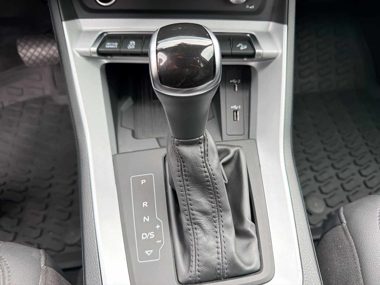 Used 2021 Audi Q3 2.0T Premium Plus w/ Premium Plus Package AWD/4WD image 37