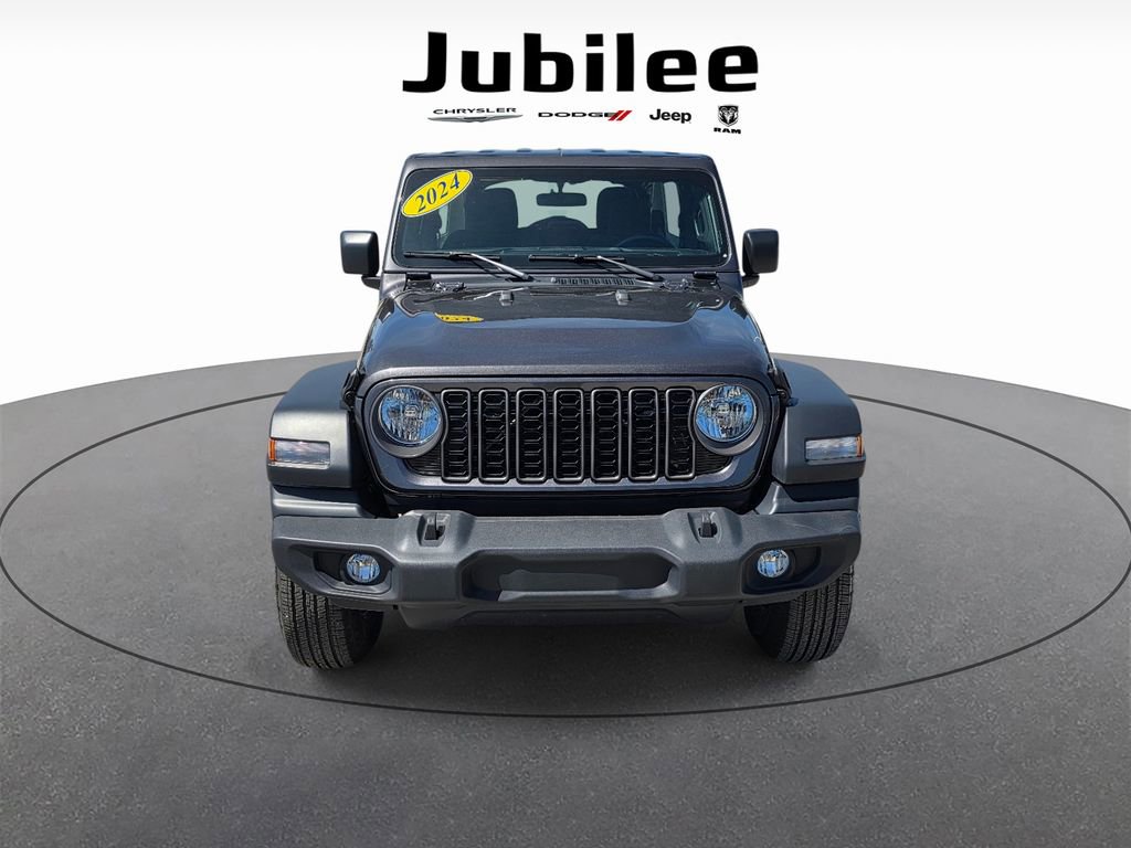 Used 2024 Jeep Wrangler Unlimited Sport AWD/4WD image 2