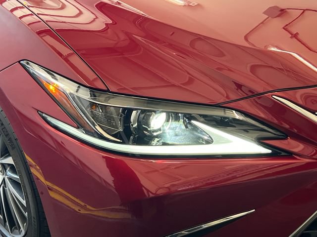 Used 2024 Lexus ES 300h w/ Premium Package FWD image 16