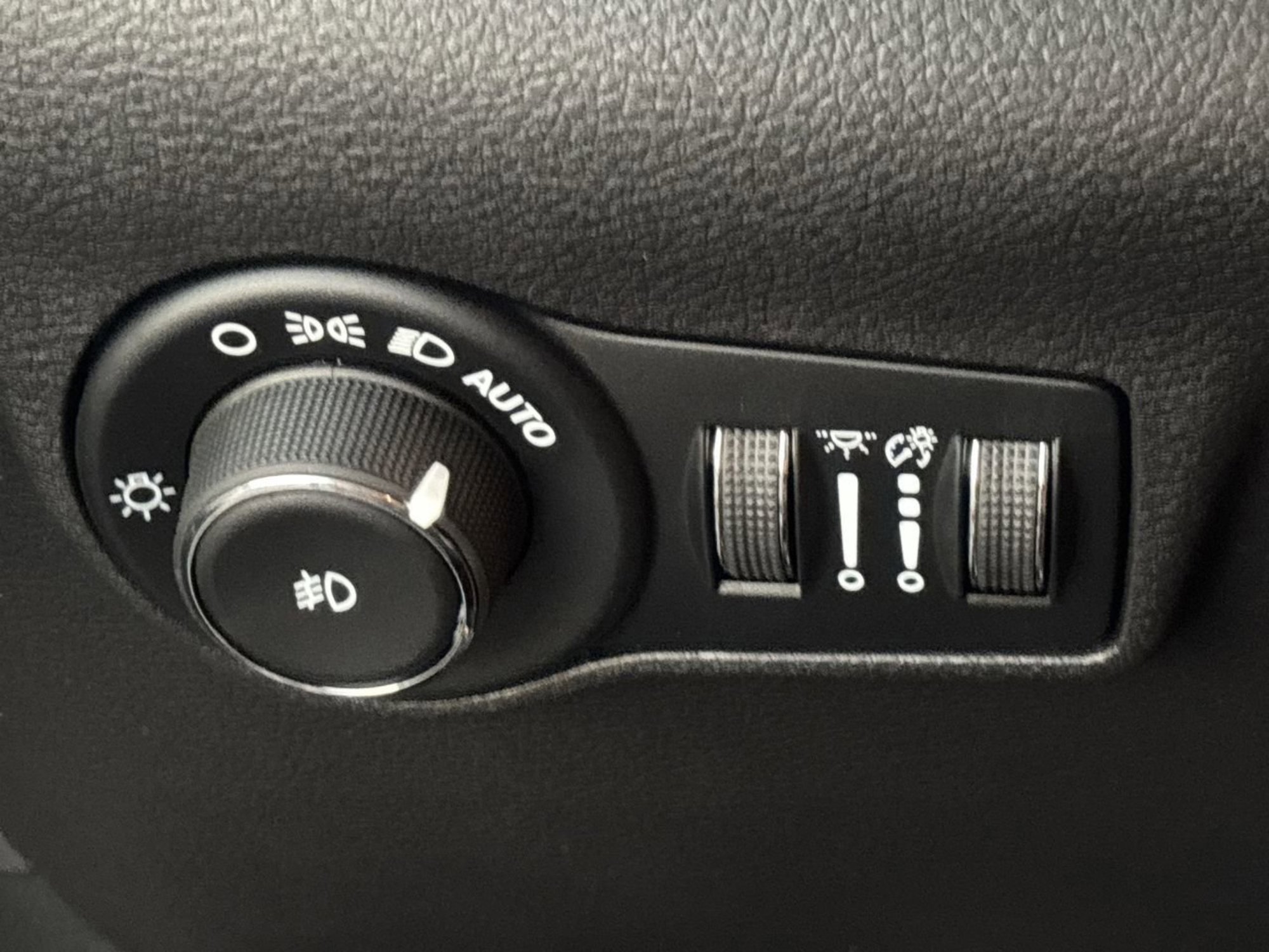 New 2026 Jeep Compass Latitude image 16