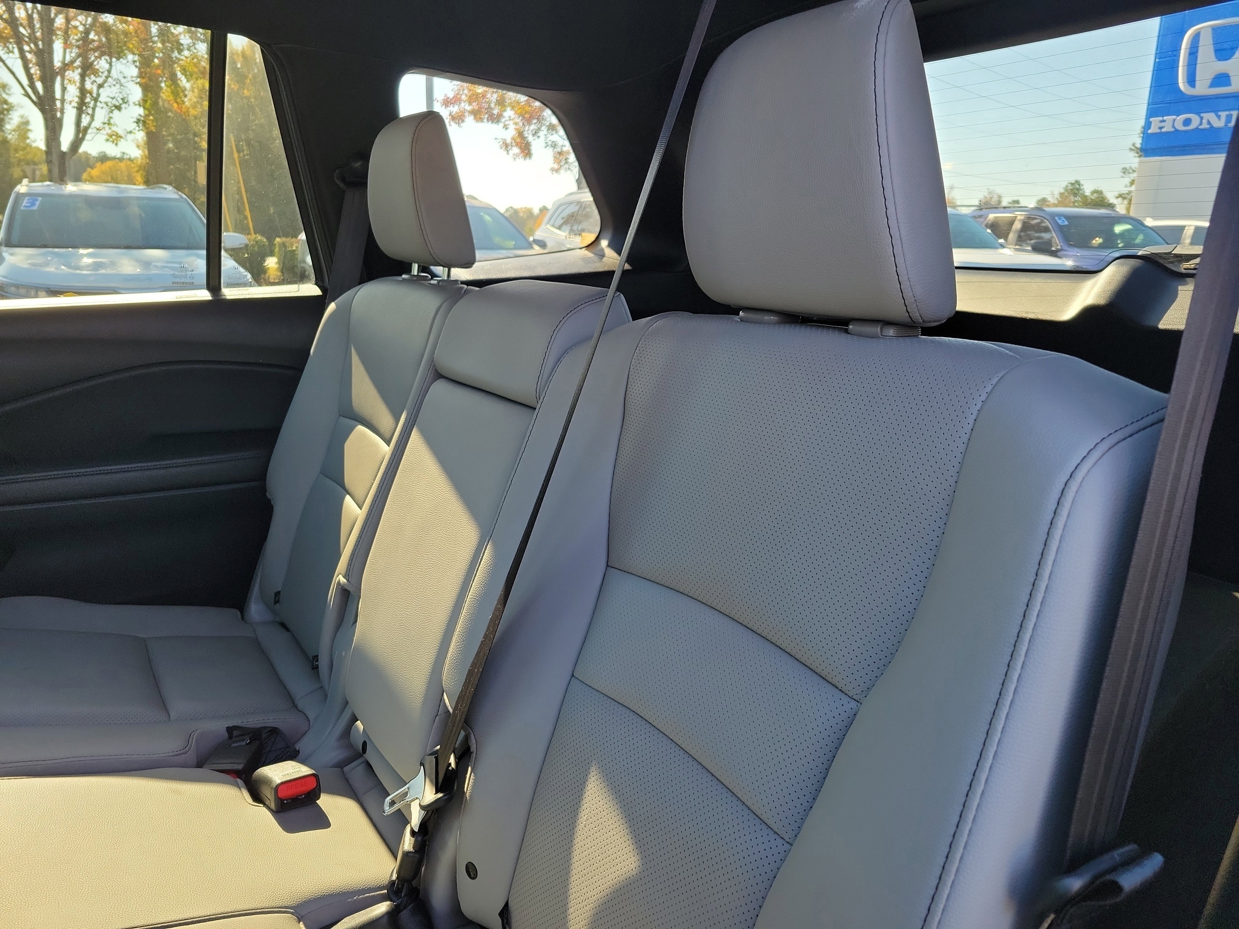 Used 2022 Honda Passport EX-L image 10