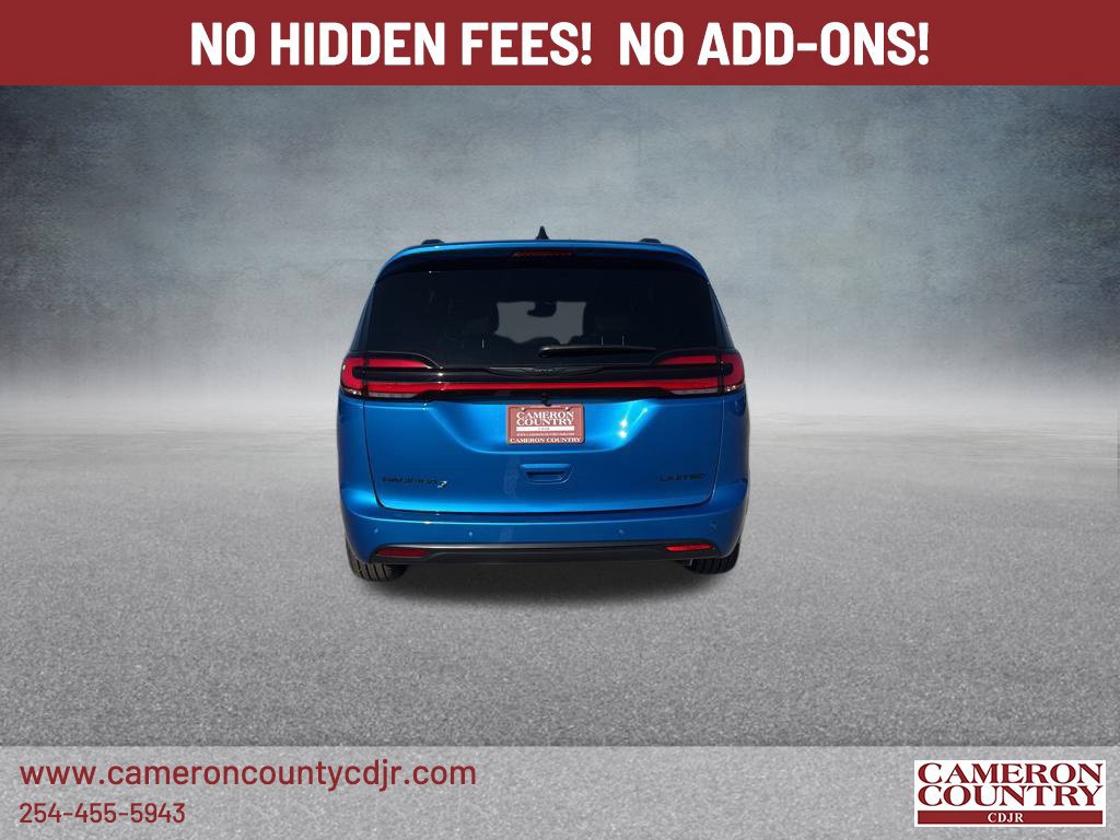 New 2026 Chrysler Pacifica Limited w/ S Appearance Package FWD image 4