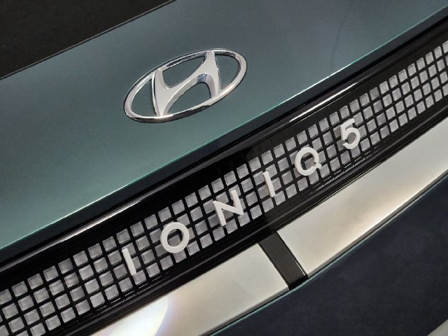 Certified 2024 Hyundai Ioniq 5 Limited AWD/4WD image 9