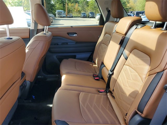 New 2025 Nissan Pathfinder Platinum w/ Cargo Package image 20