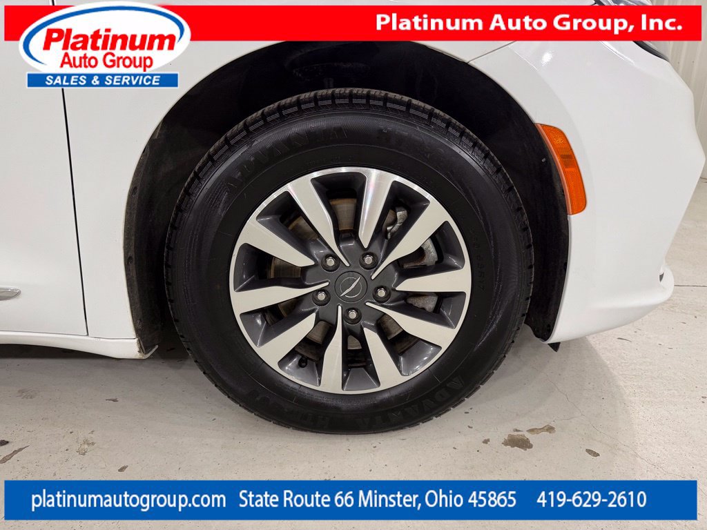 Used 2023 Chrysler Pacifica Limited FWD image 55