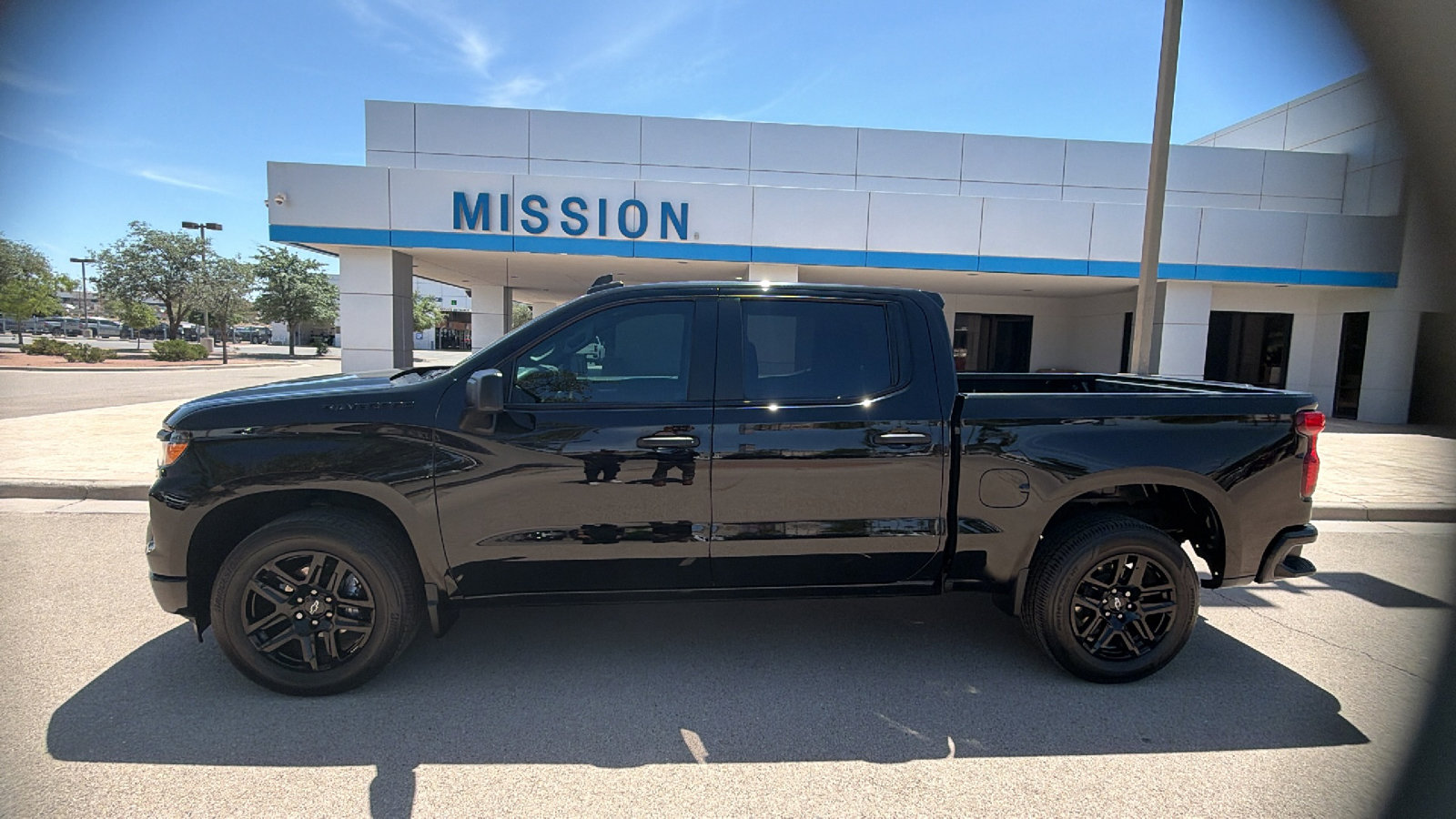 Used 2023 Chevrolet Silverado 1500 Custom w/ LPO, Dark Essentials Package RWD image 2