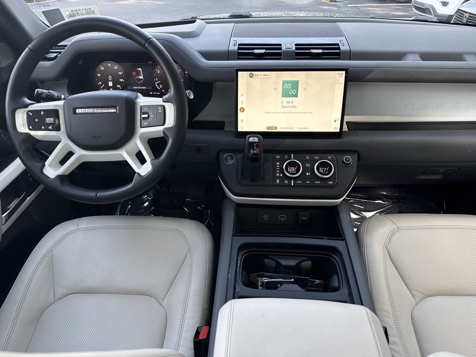 Used 2023 Land Rover Defender 130 SE AWD/4WD image 33