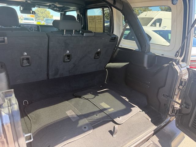 Used 2024 Jeep Wrangler Unlimited Rubicon 4xe AWD/4WD image 28