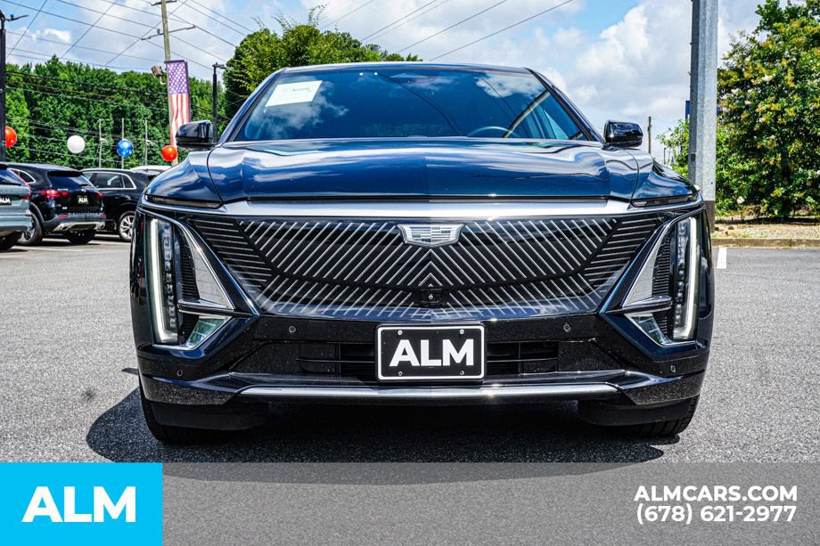 Used 2024 Cadillac Lyriq Luxury AWD/4WD image 9