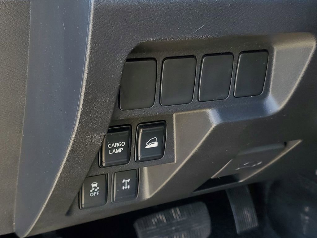 Used 2024 Nissan Frontier PRO-4X image 13