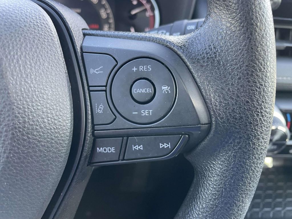 Used 2025 Toyota RAV4 XLE image 35