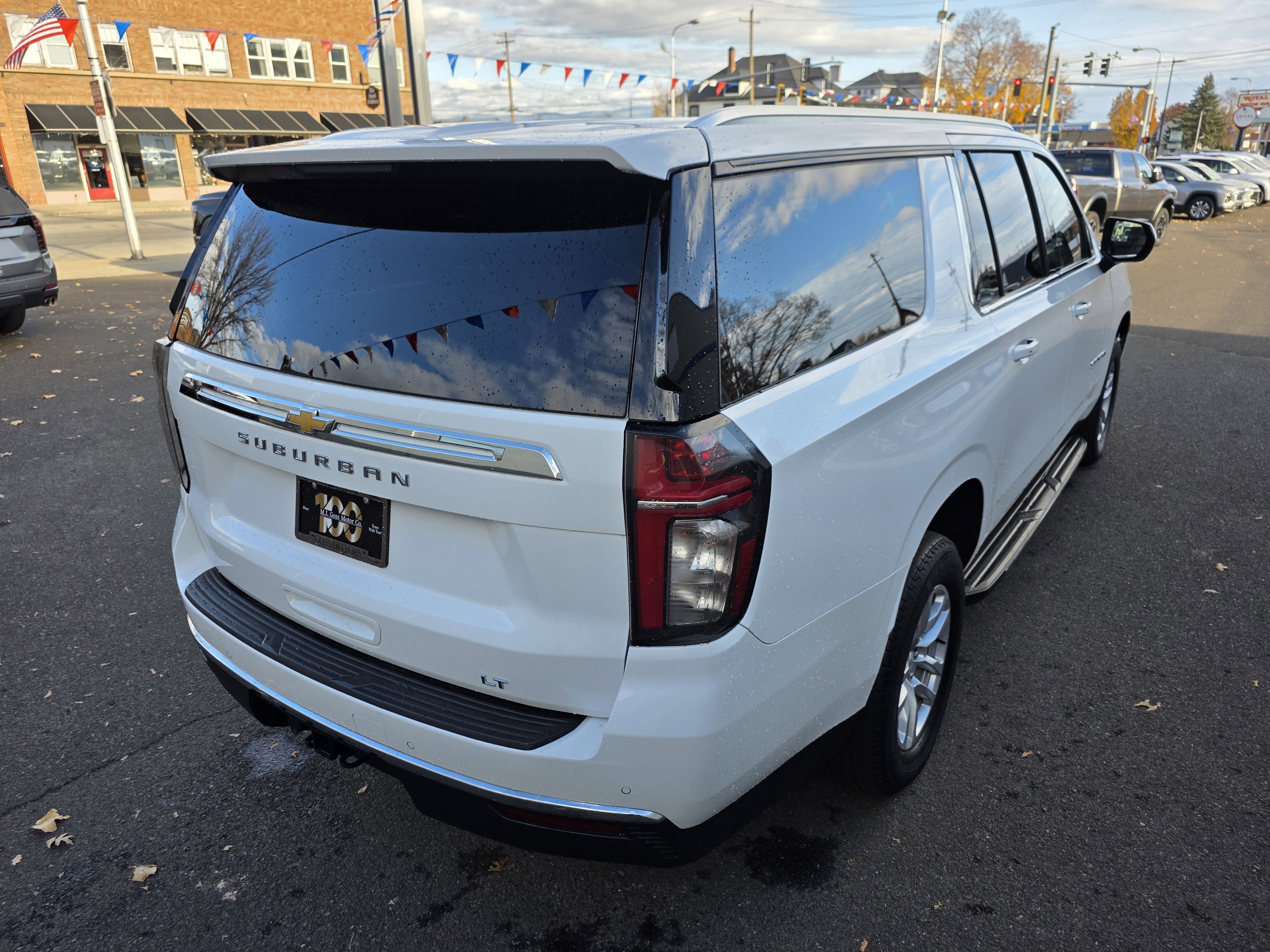 Used 2023 Chevrolet Suburban LT image 29
