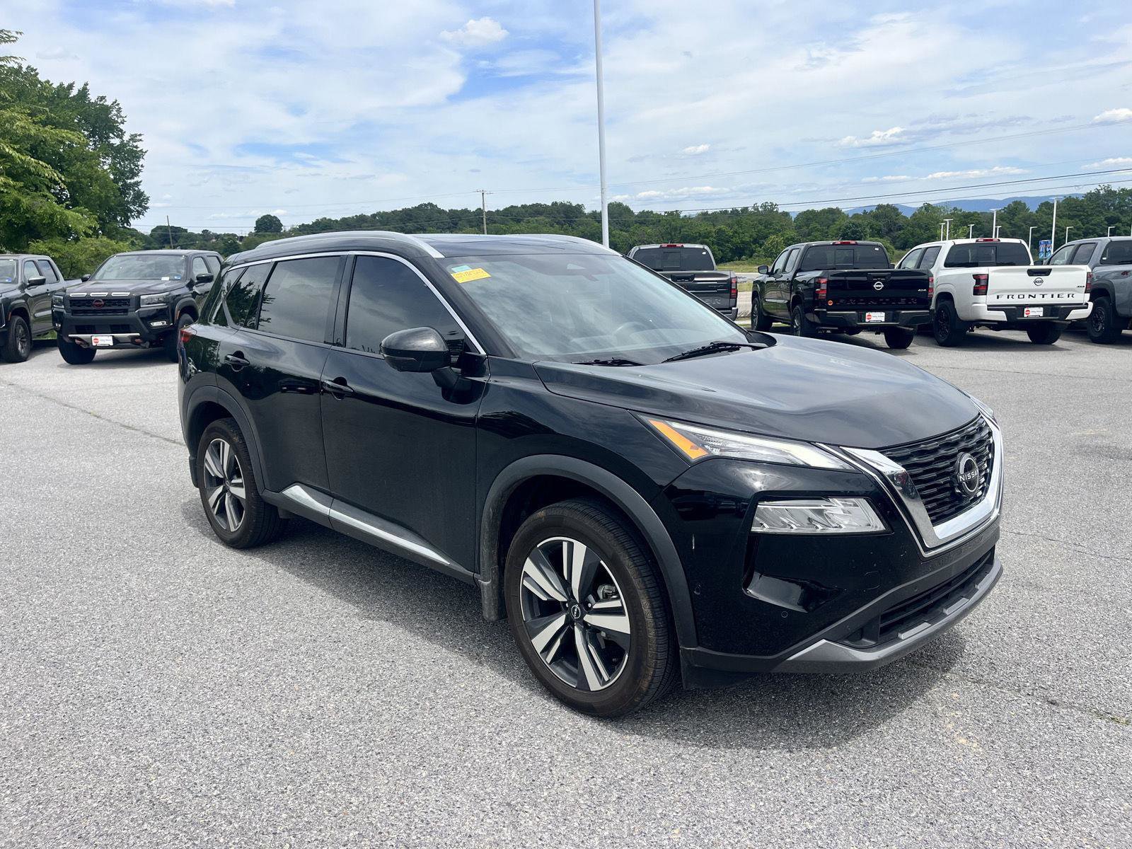 Used 2023 Nissan Rogue SL w/ SL Premium Package