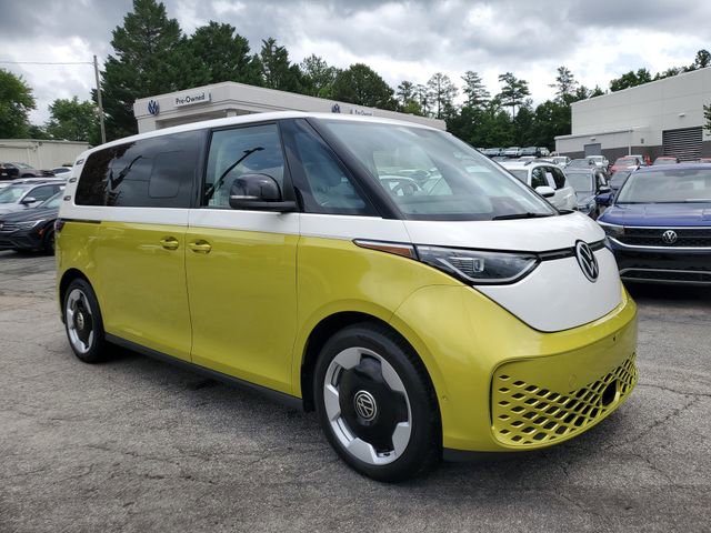 Used 2025 Volkswagen ID. Buzz Pro S Plus RWD image 3