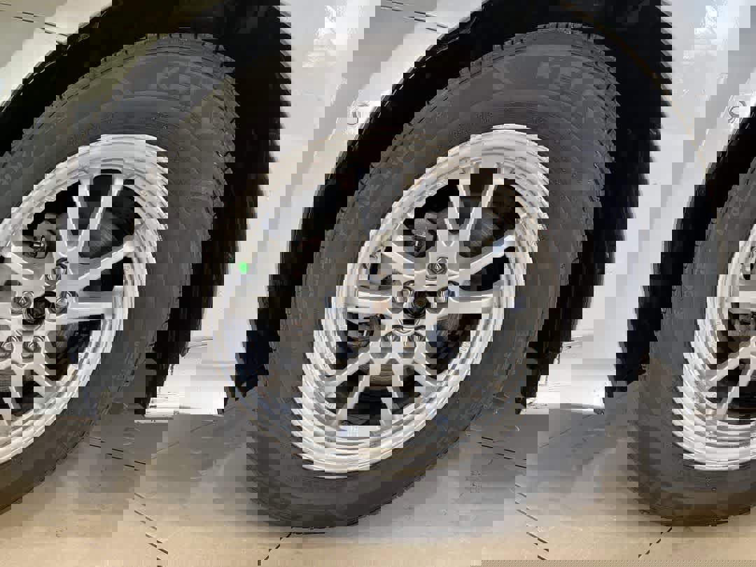 Used 2021 Toyota Prius LE image 10