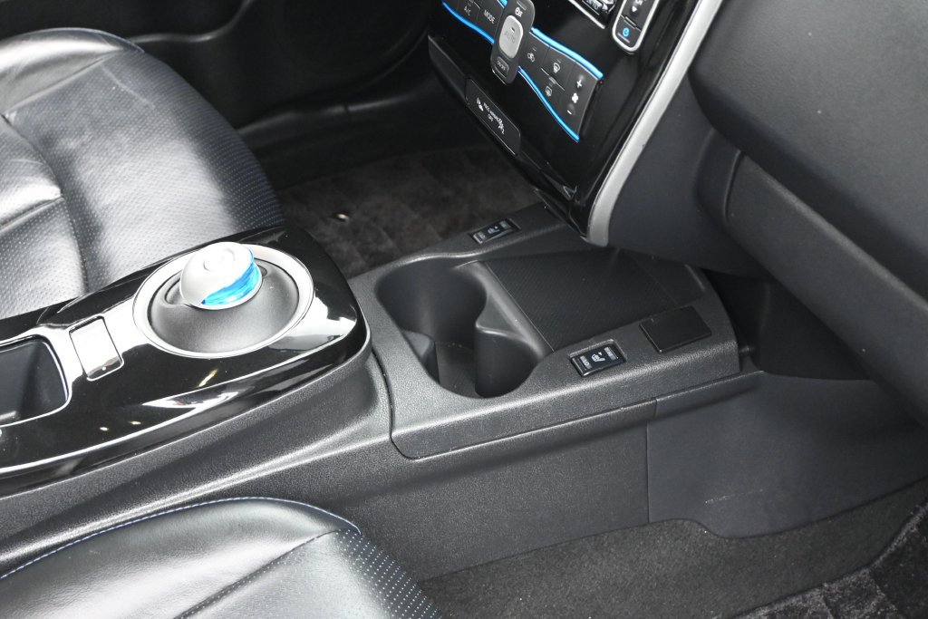 Used 2016 Nissan Leaf SL w/ Premium Package FWD image 24