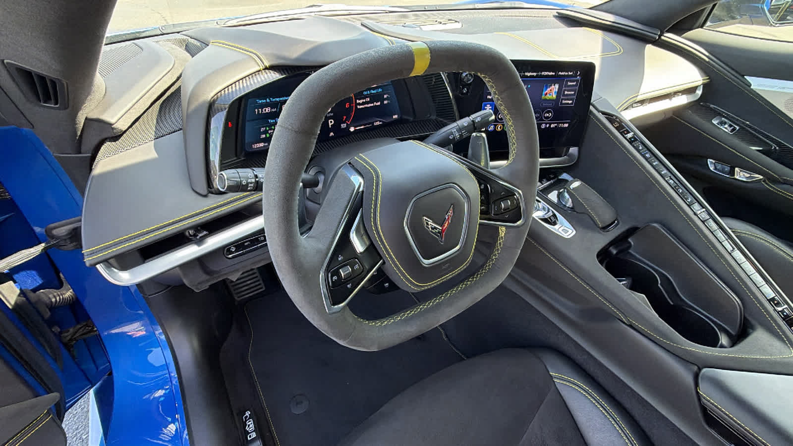 Used 2021 Chevrolet Corvette Stingray Premium Cpe w/ Z51 Performance Package RWD image 10