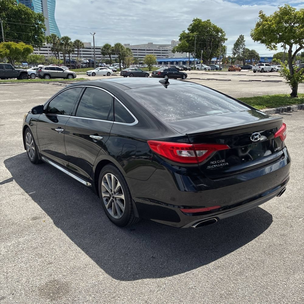 Used 2016 Hyundai Sonata Limited w/ Option Group 04 FWD image 4