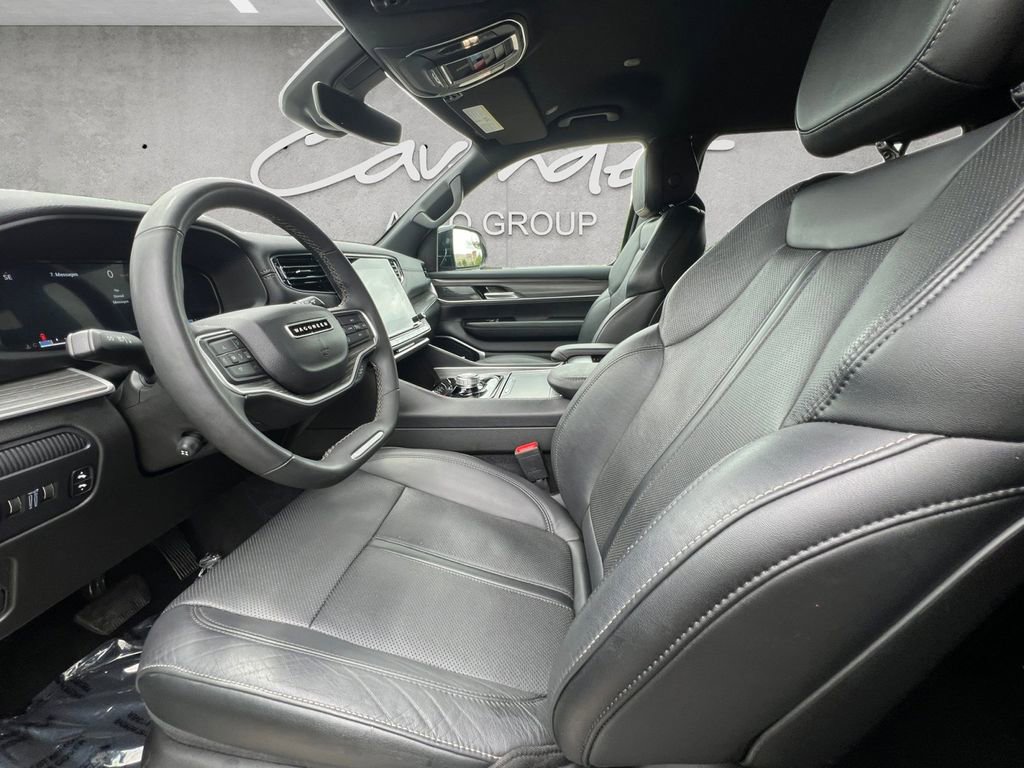 Used 2024 Jeep Wagoneer Series II w/ Flexible Seating Group RWD image 19