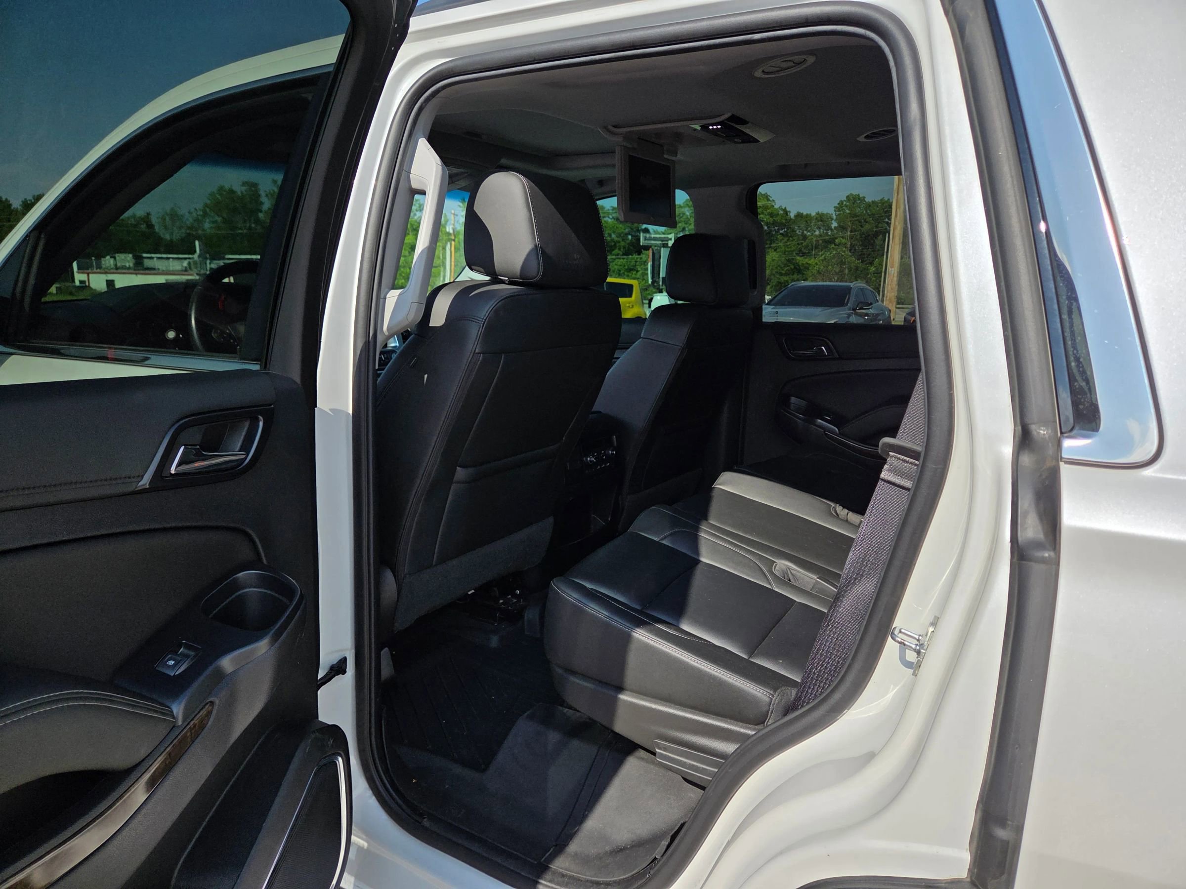 Used 2019 Chevrolet Tahoe LT w/ LT Signature Package AWD/4WD image 18