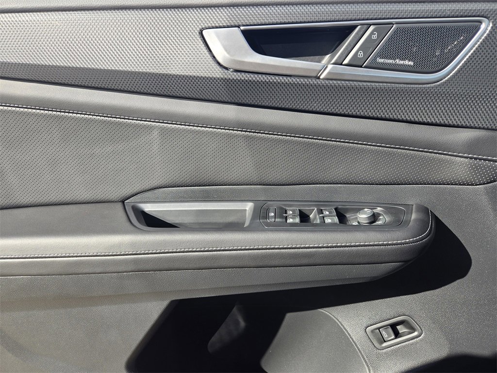 New 2026 Volkswagen Atlas Cross Sport SEL Premium R-Line image 18