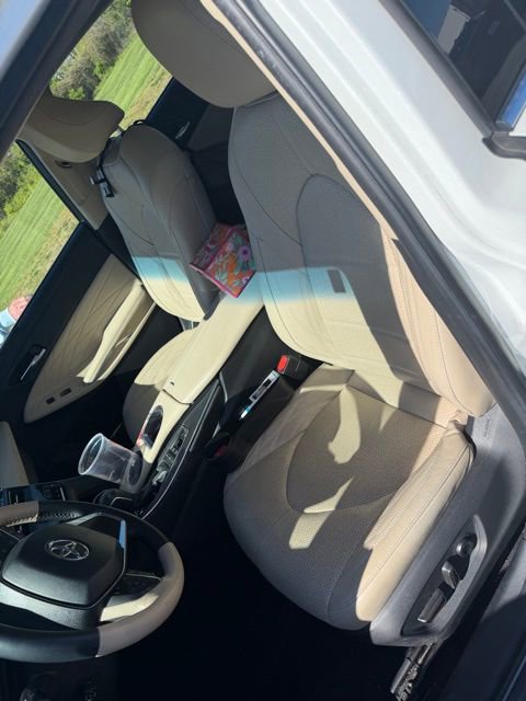 Used 2020 Toyota Avalon Limited w/ Advanced Safety Package FWD image 8