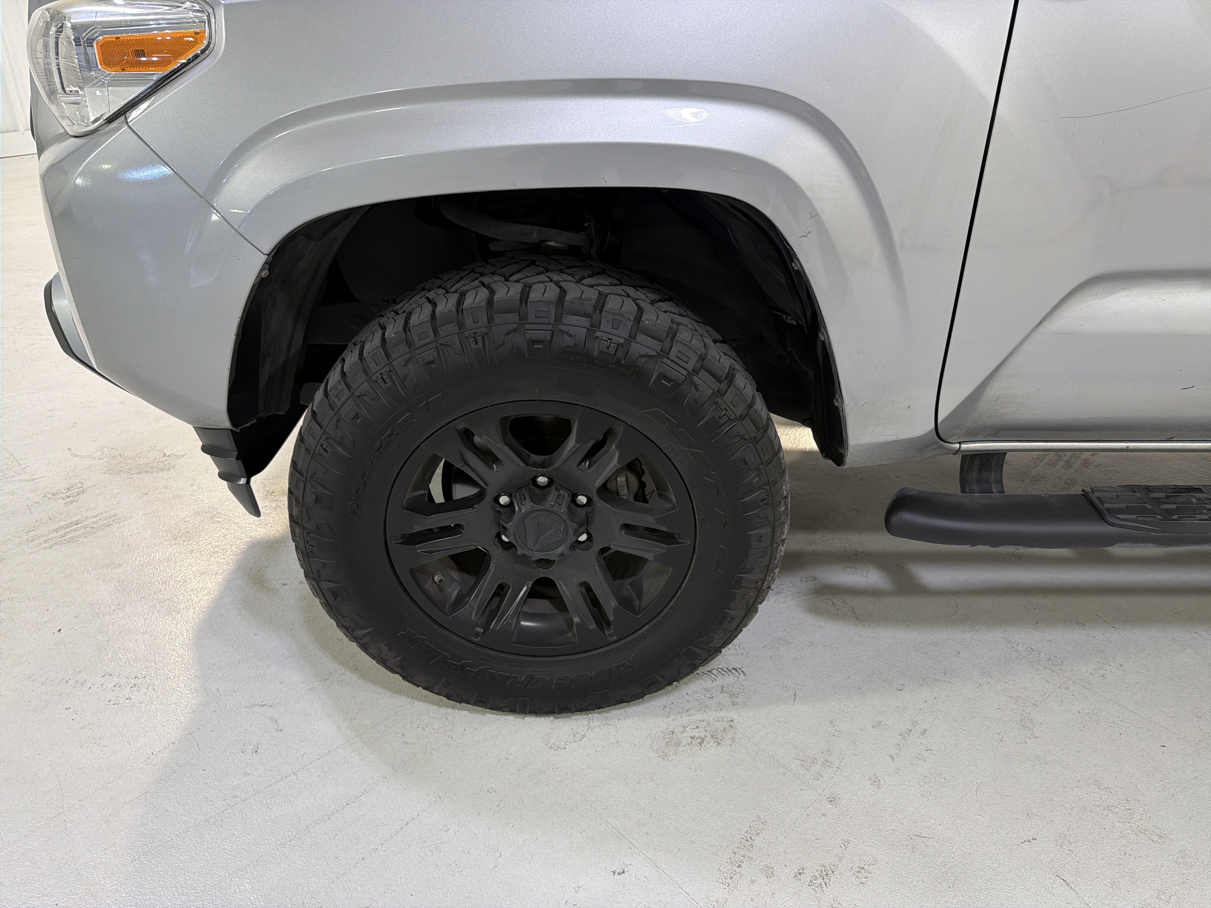 Used 2020 Toyota Tacoma SR w/ SR Convenience Package image 9