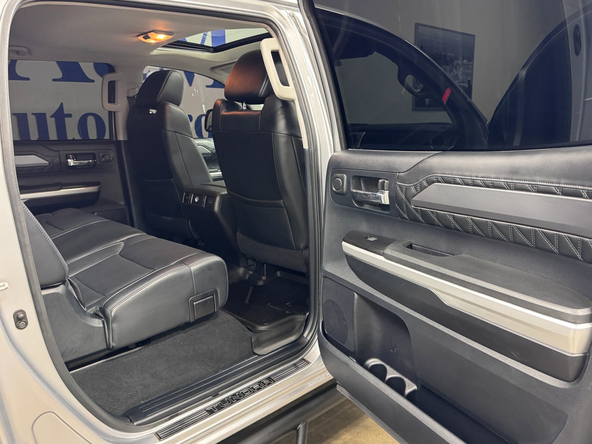 Used 2014 Toyota Tundra Platinum image 17