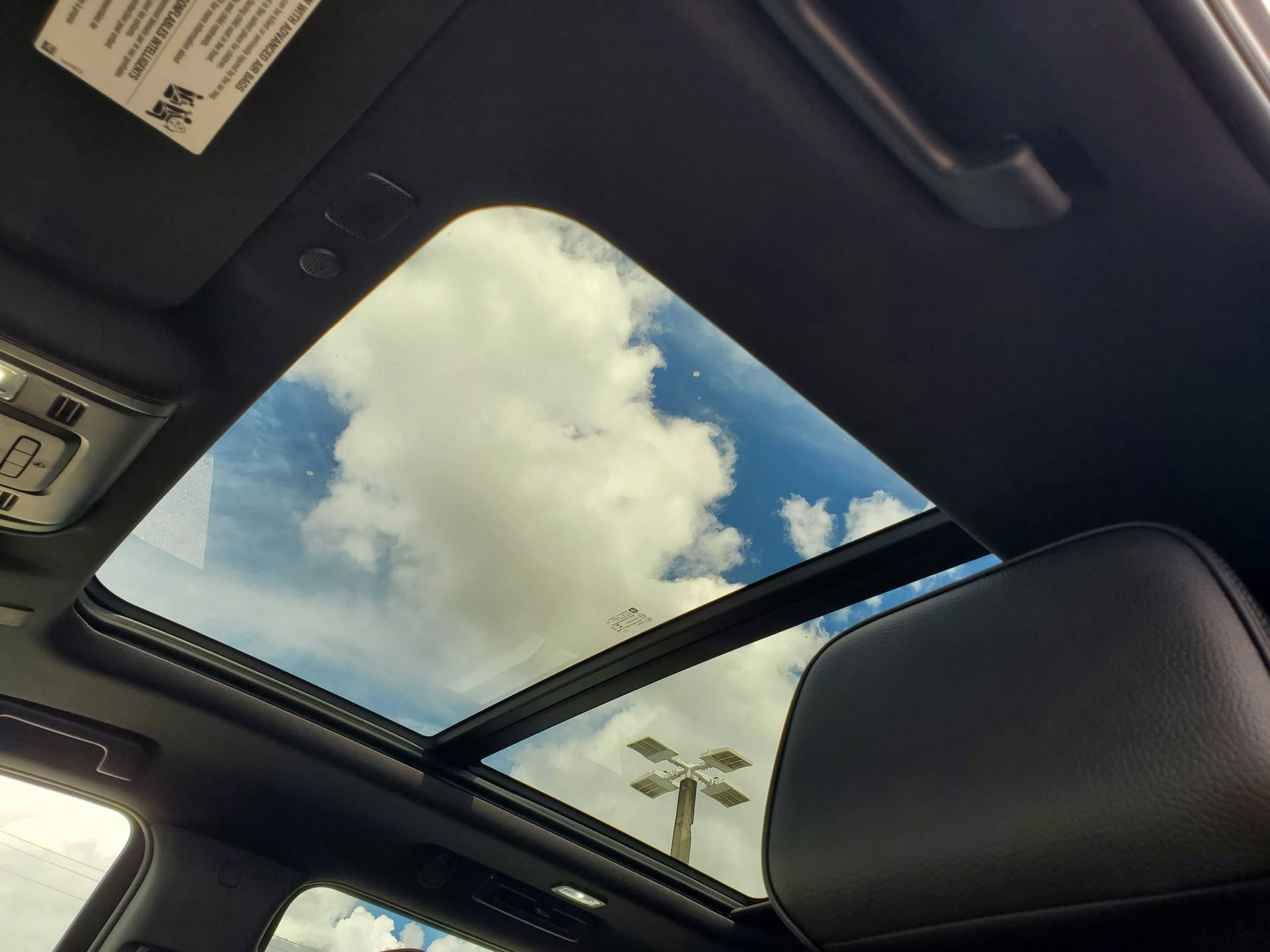 Used 2023 GMC Yukon XL Denali AWD/4WD image 22