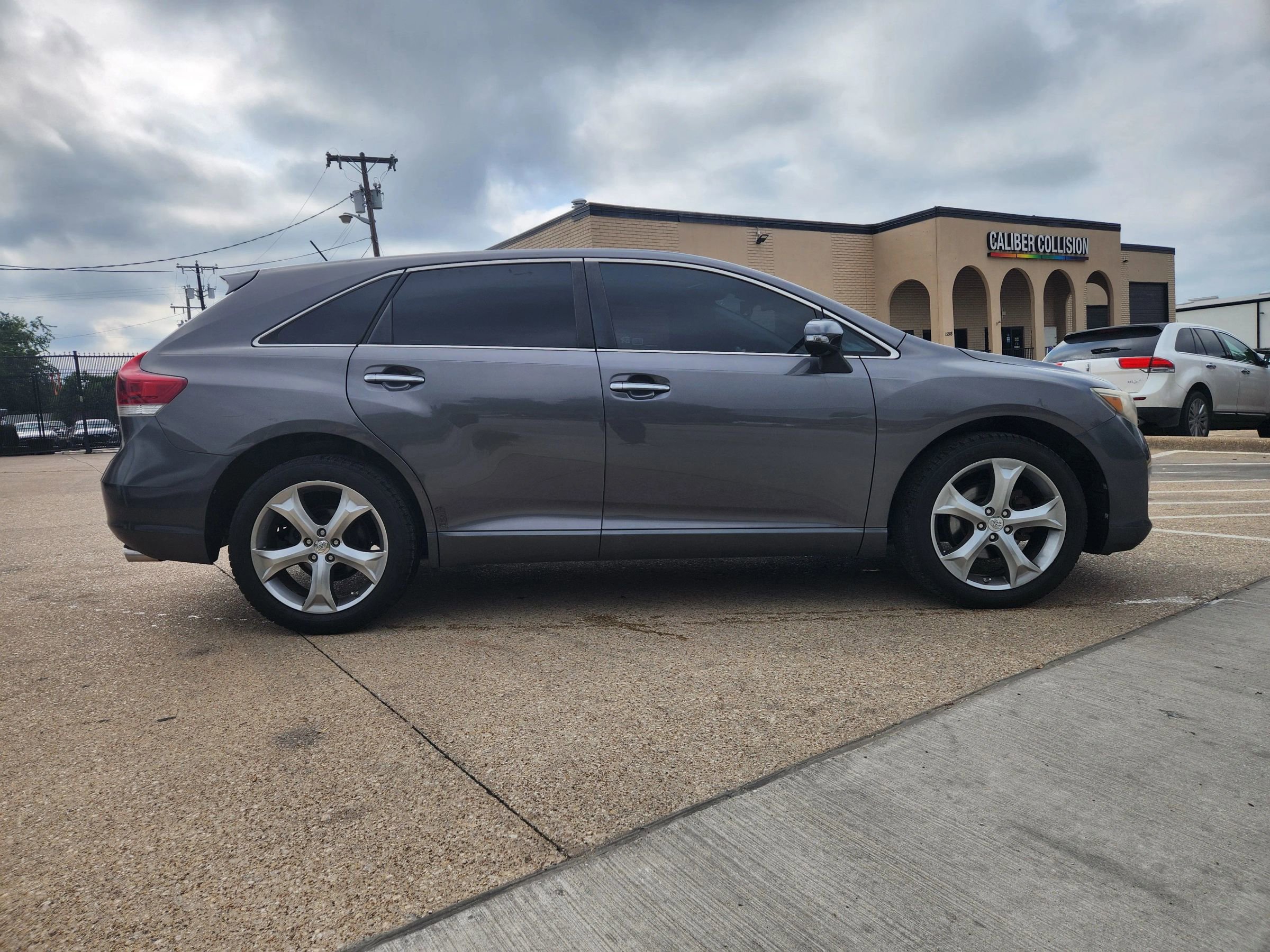 Used 2013 Toyota Venza Limited w/ Tow Prep Pkg FWD image 4