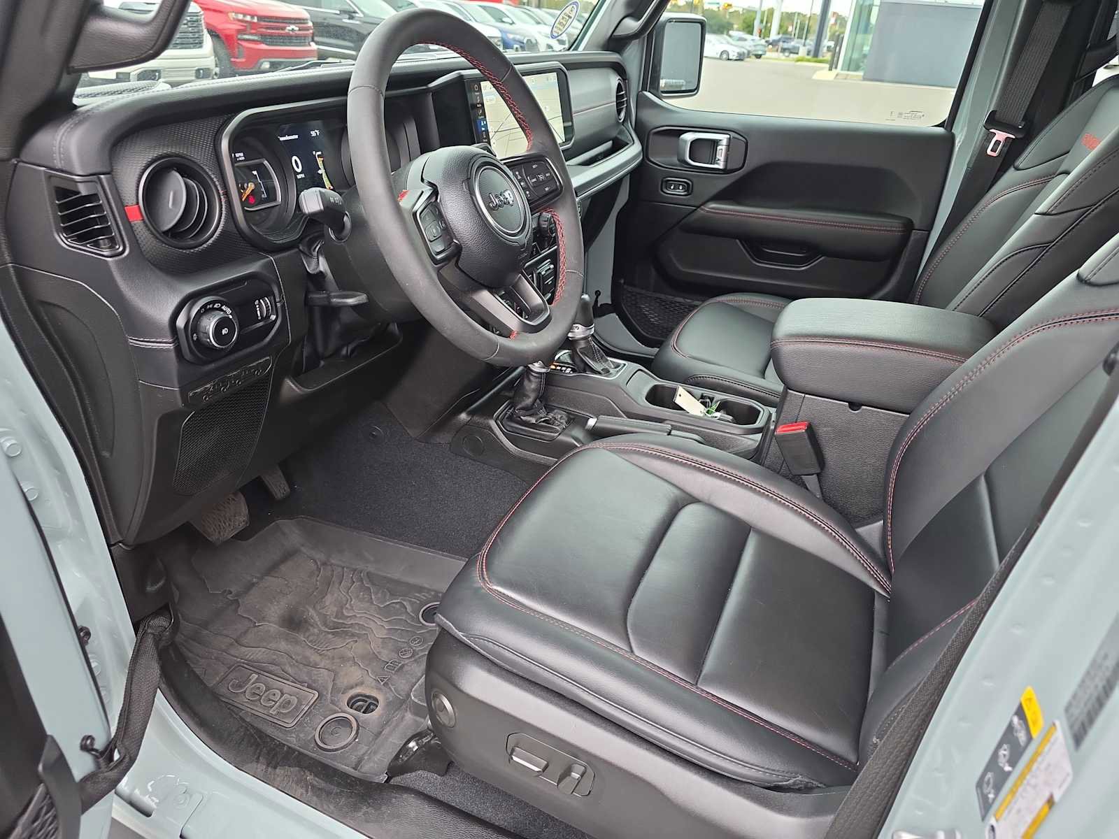 Used 2024 Jeep Wrangler Unlimited Rubicon w/ Technology Group image 7