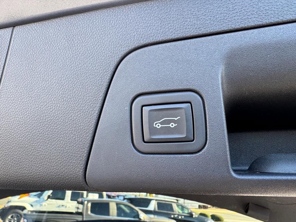 Used 2021 Buick Envision Essence w/ Technology Package I image 10