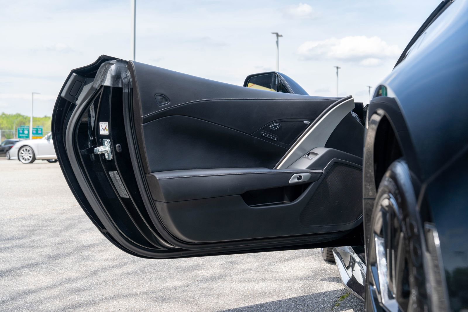 Used 2016 Chevrolet Corvette Z06 w/ 3LZ Preferred Equipment Group image 16