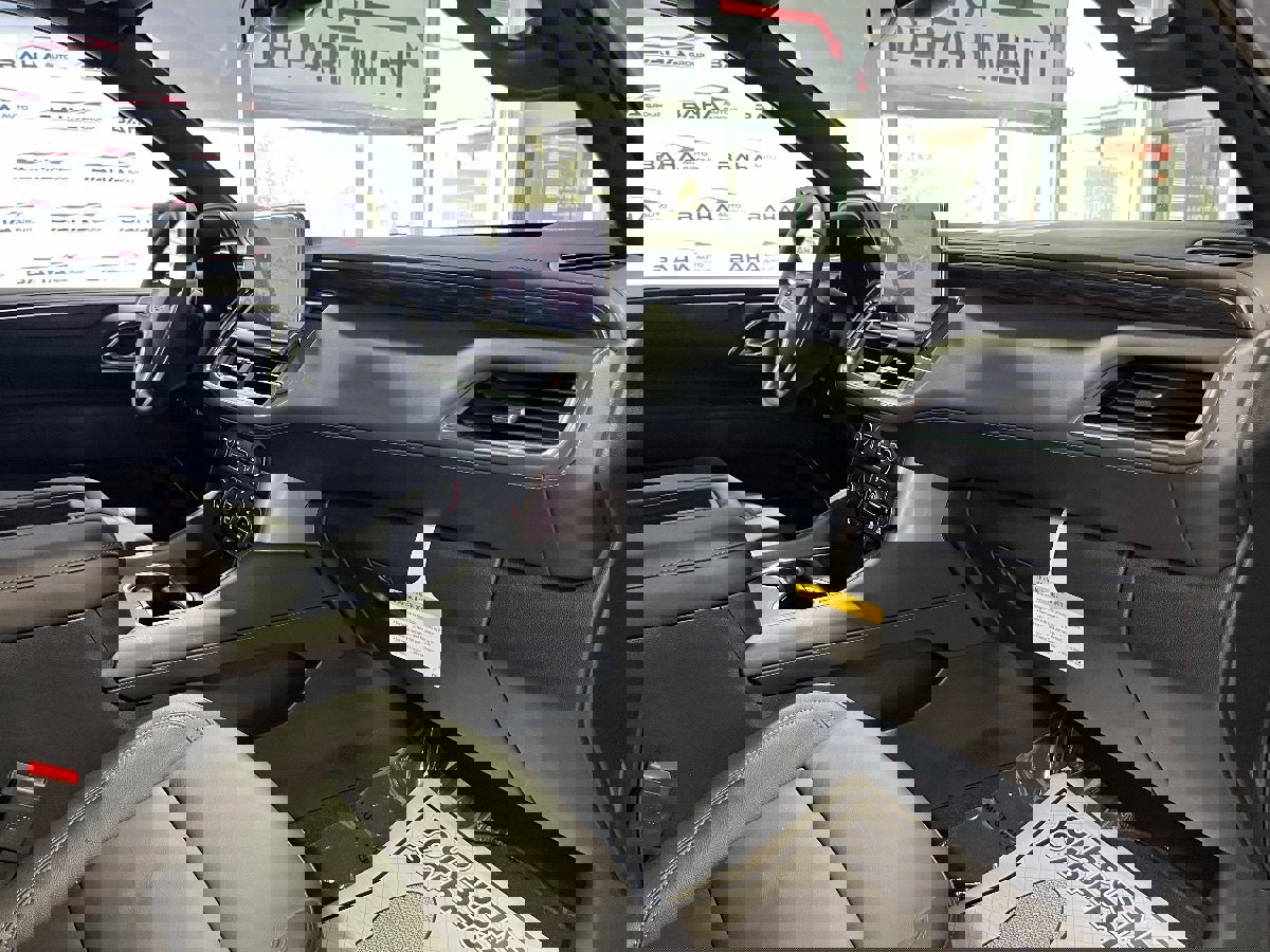 Used 2024 Chevrolet Suburban Z71 image 49