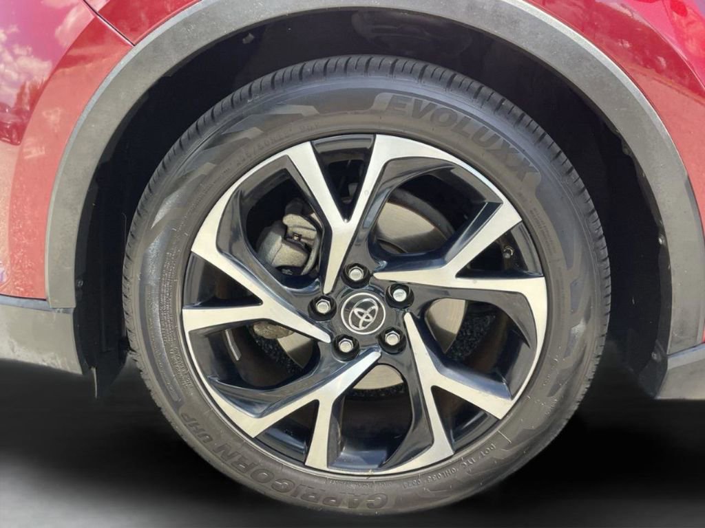 Used 2019 Toyota C-HR XLE image 37
