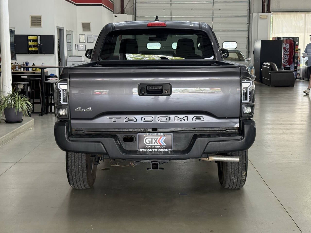 Used 2021 Toyota Tacoma SR AWD/4WD image 3