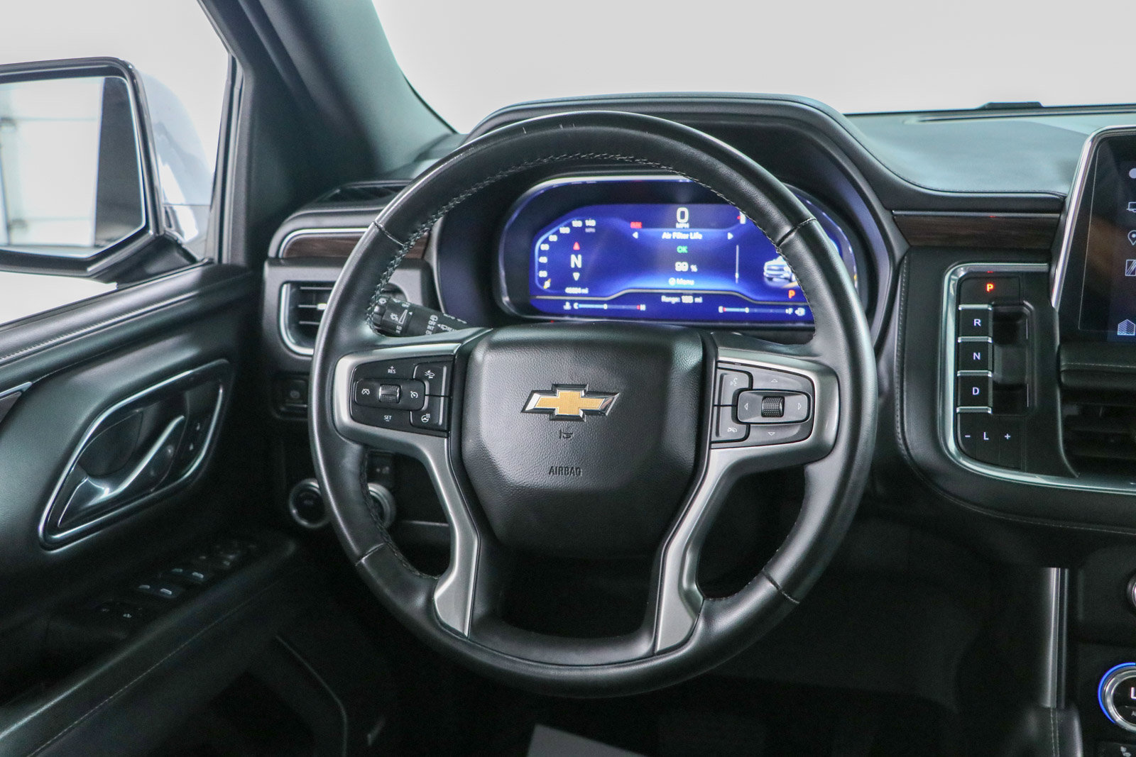 Used 2023 Chevrolet Tahoe LT w/ Luxury Package RWD image 13
