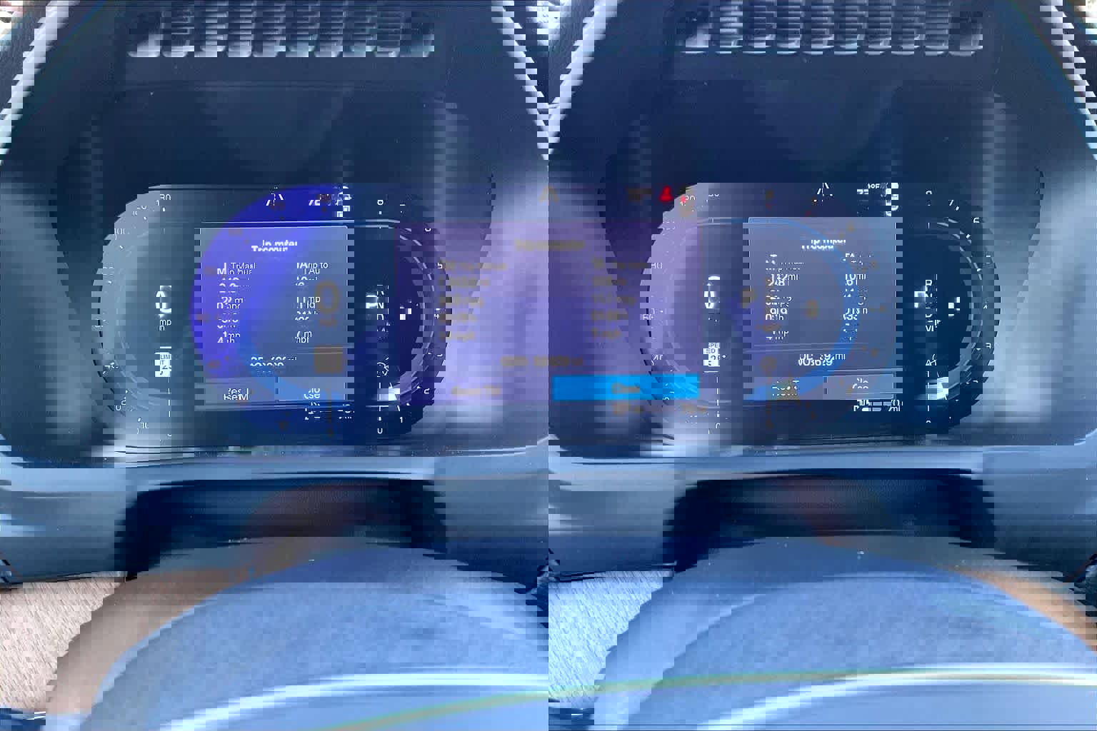 Used 2023 Volvo XC90 B5 Plus image 23