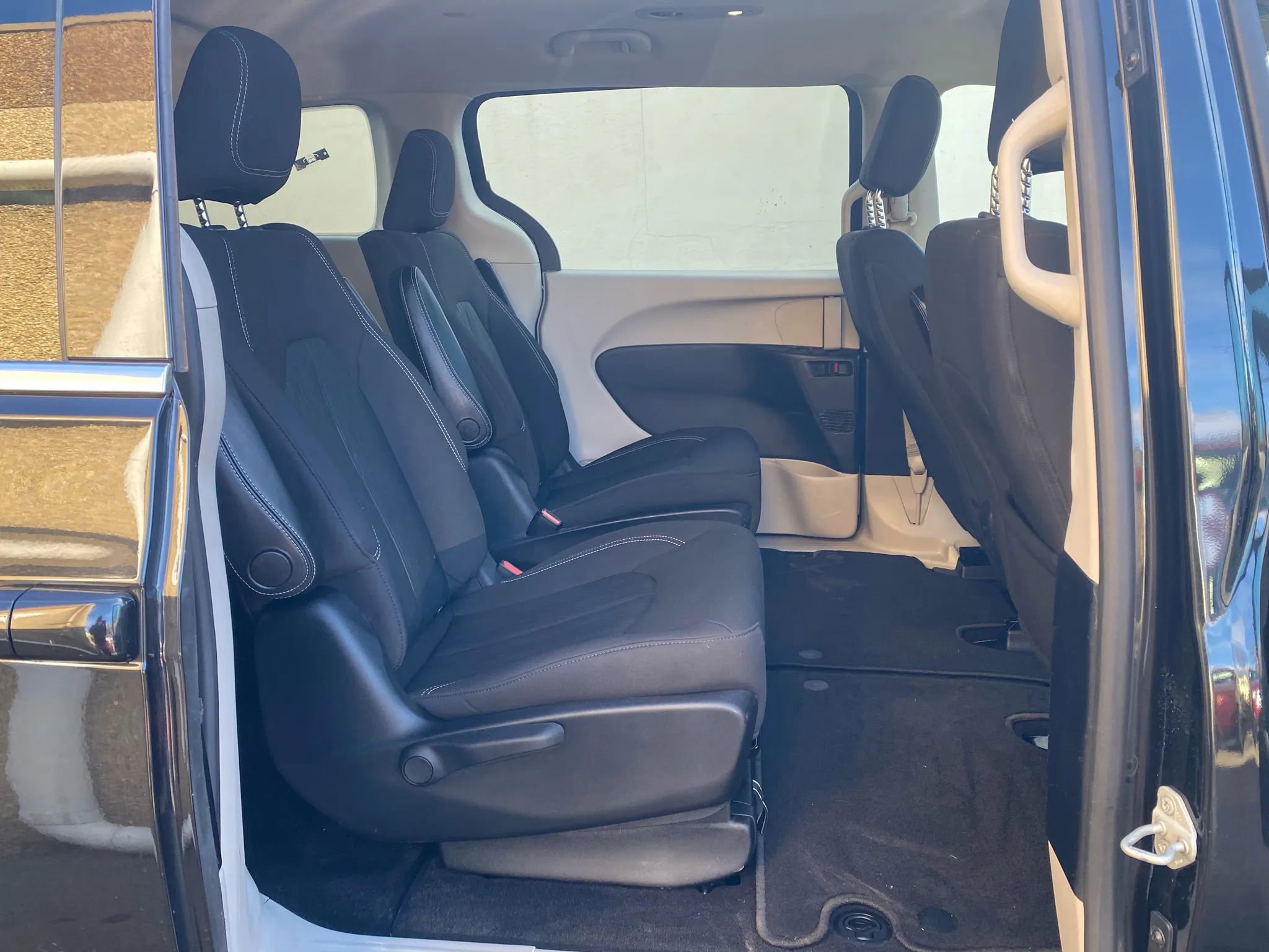 Used 2020 Chrysler Voyager LX w/ Cold Weather Group image 30