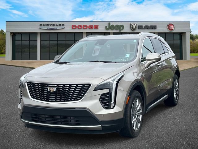 Used 2023 Cadillac XT4 Premium Luxury w/ Technology Package FWD image 6
