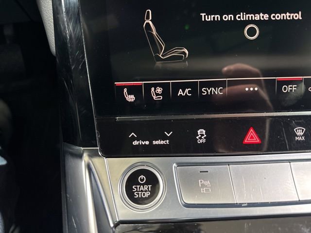 Used 2022 Audi e-tron Premium Plus w/ Premium Plus Package image 6