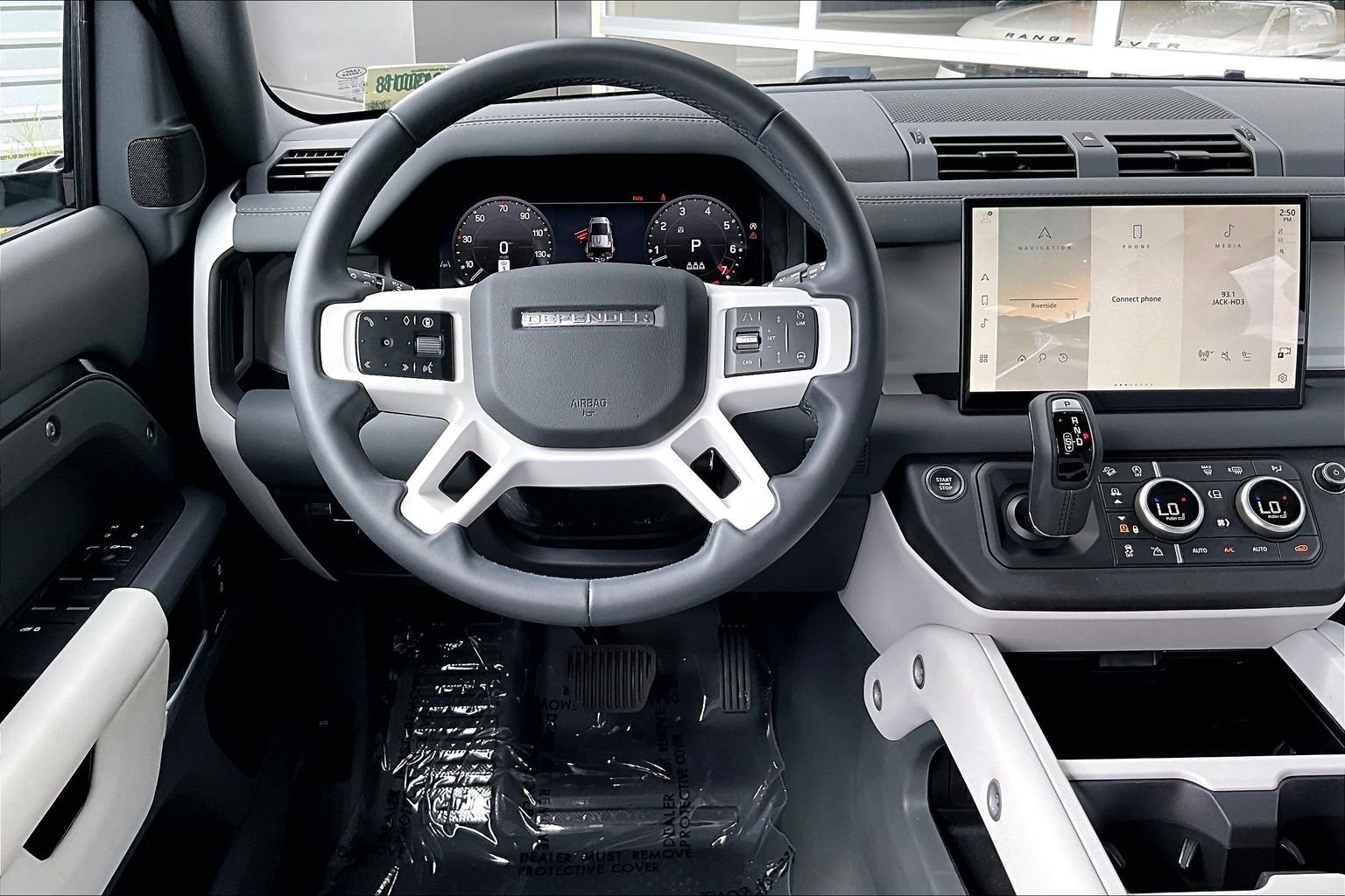 Used 2025 Land Rover Defender 110 S image 5