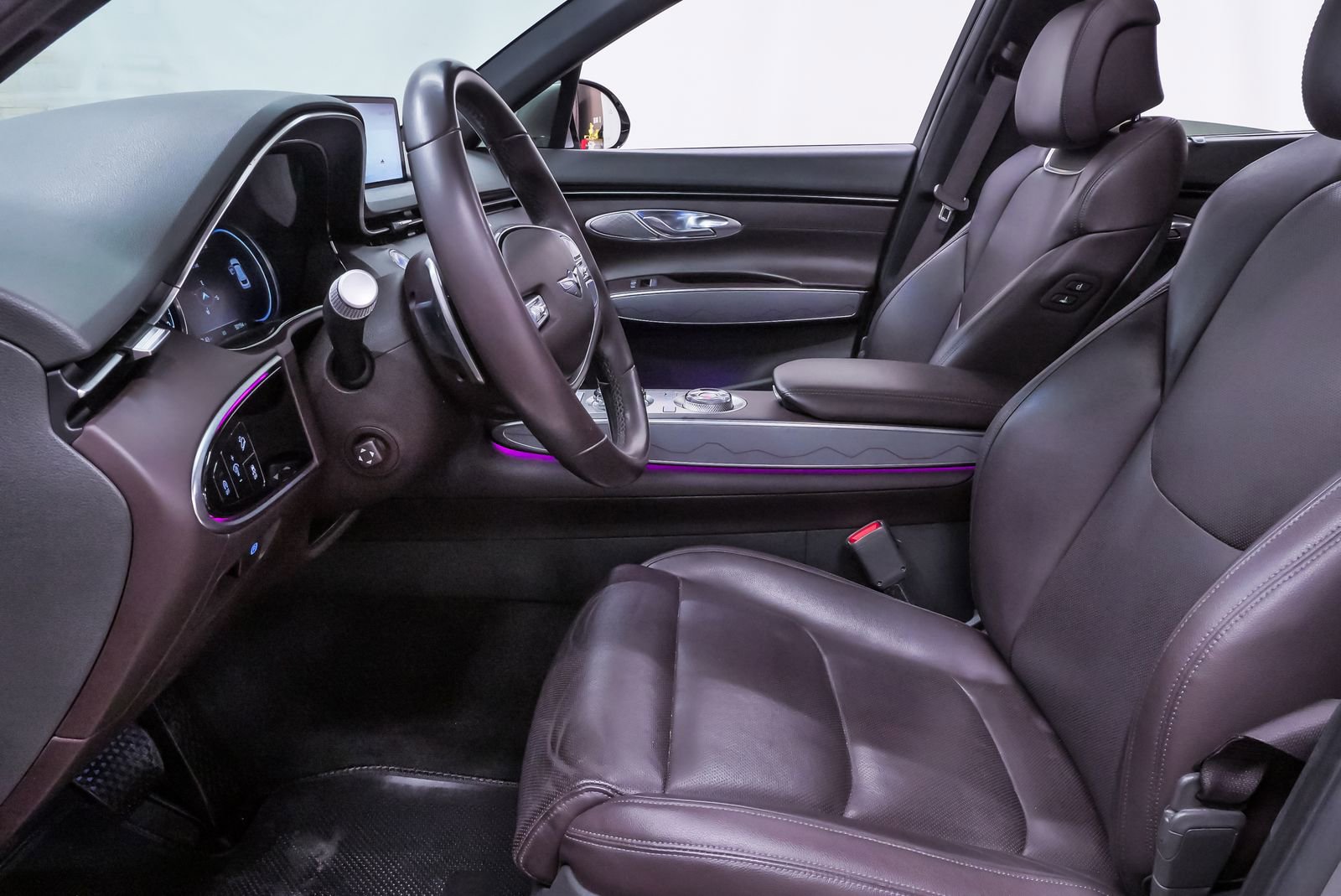 Certified 2023 Genesis GV70 2.5T Advanced w/ Advanced Package image 9