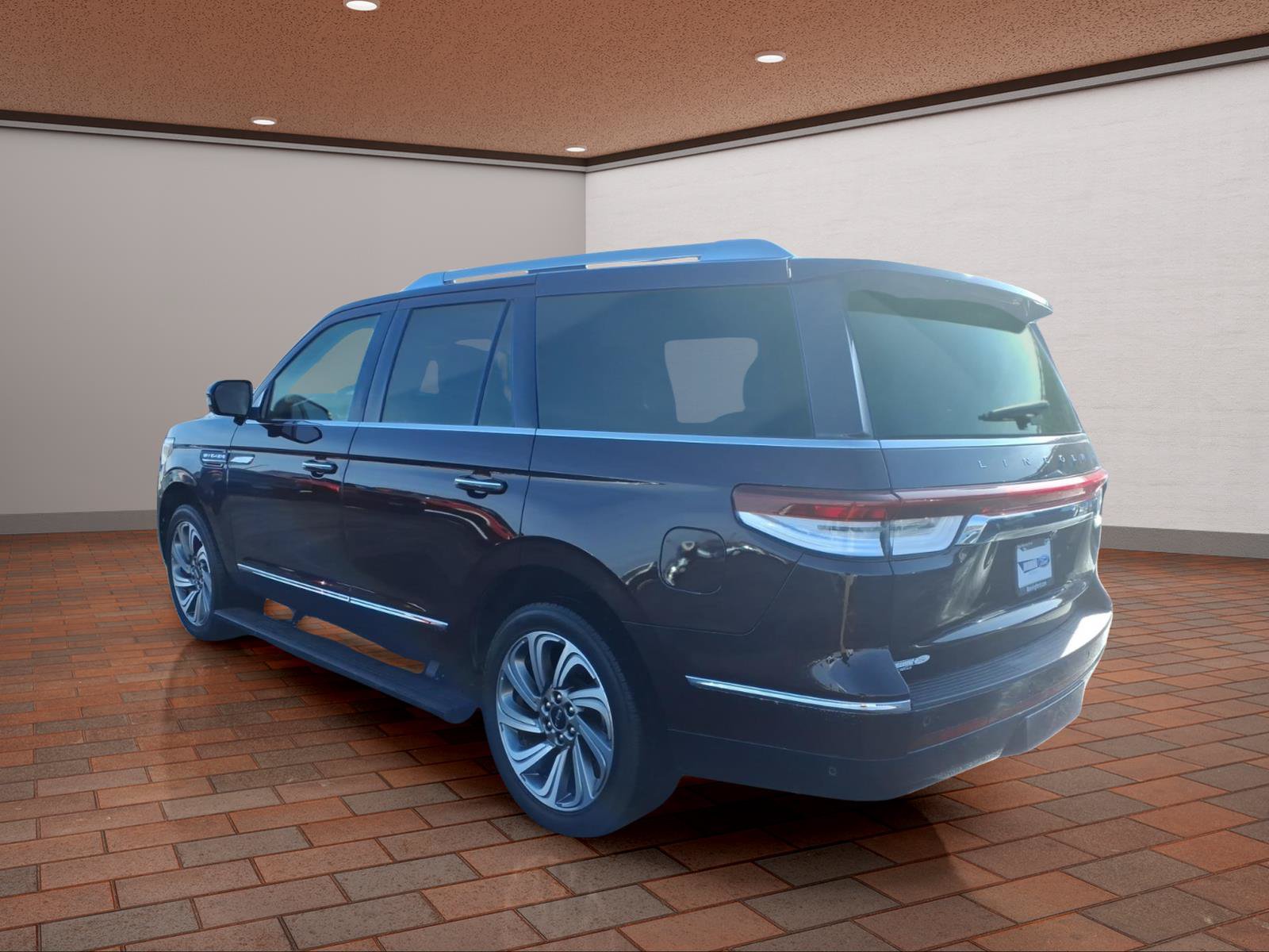 Used 2023 Lincoln Navigator Reserve AWD/4WD image 6