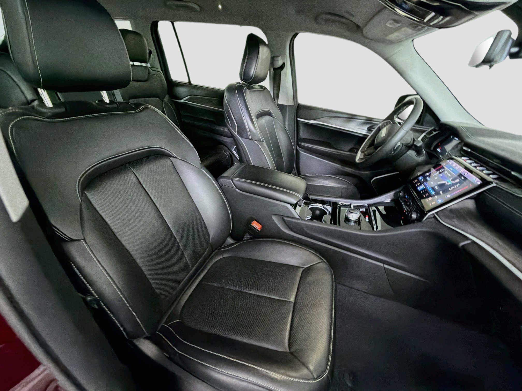 Used 2023 Jeep Grand Cherokee L Limited w/ Luxury Tech Group II AWD/4WD image 34