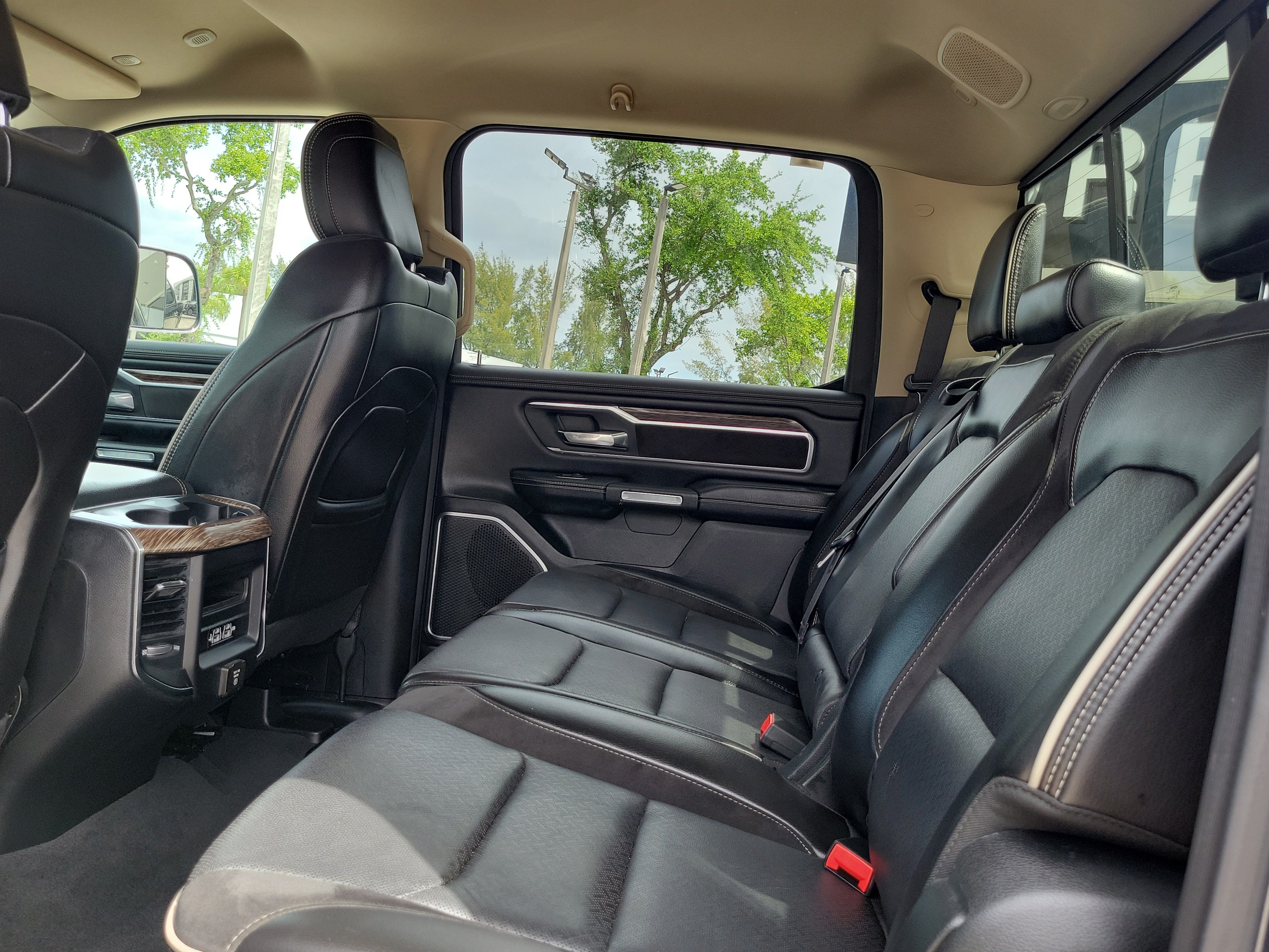 Used 2019 RAM 1500 Laramie AWD/4WD image 13