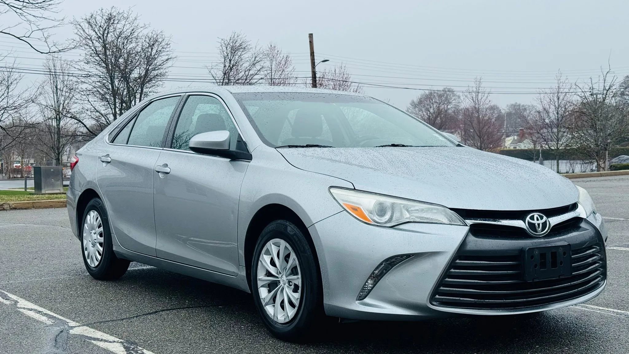 Used 2016 Toyota Camry LE FWD image 3